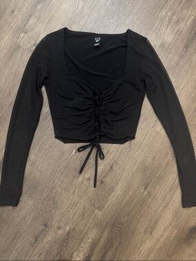 UNIF Black Long-Sleeve Ruched Tie-Front Crop Top